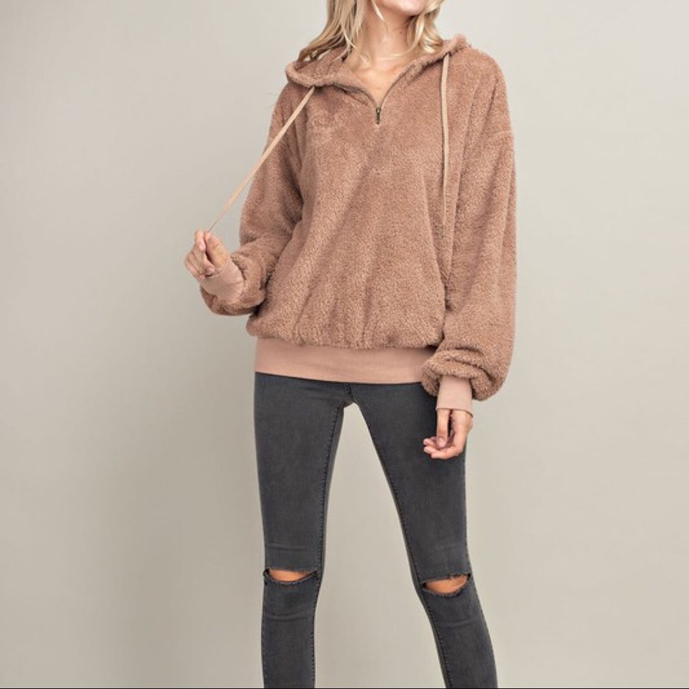 LAST CLEARANCE‼️5 🌟Faux Fur Hoodie - Picture 4 of 5